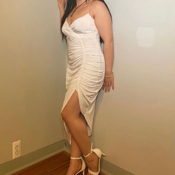 Windsor Dresses & Skirts - Windsor white silk dress, size small